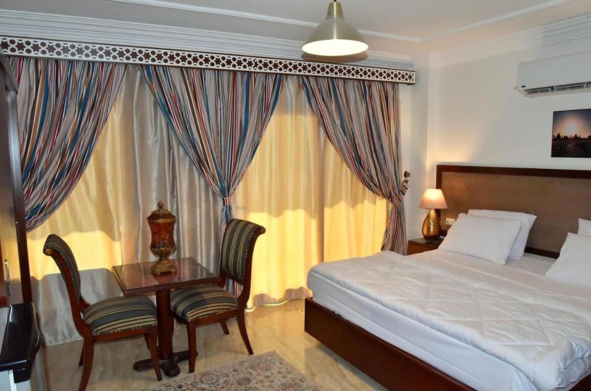 El Aida Pyramids View Hotel Kafret el-Gabal Esterno foto